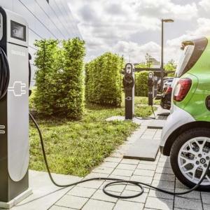 Colonnine ricarica elettrica auto