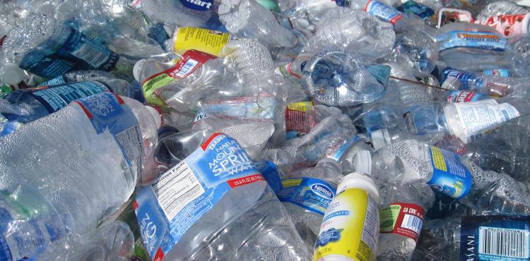 Photo by <a href="https://unsplash.com/@exportersindia?utm_source=unsplash&utm_medium=referral&utm_content=creditCopyText">tanvi sharma</a> on <a href="https://unsplash.com/s/photos/plastic?utm_source=unsplash&utm_medium=referral&utm_content=creditCopyText">Unsplash</a> Plastica